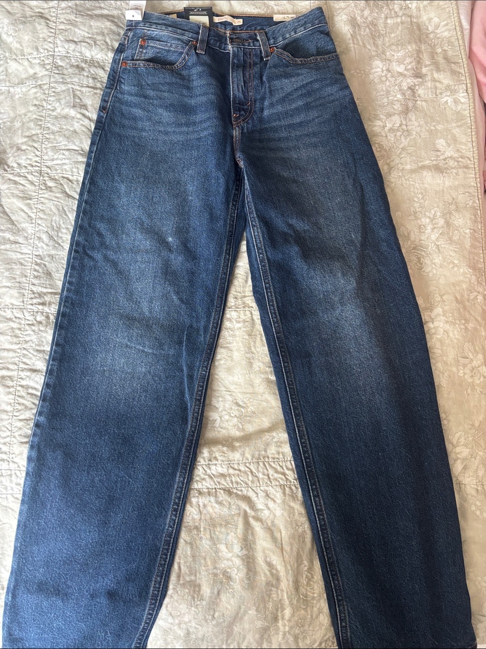 Levi's Relaxed Straight Women’s Jeans in Dark Blue Denim